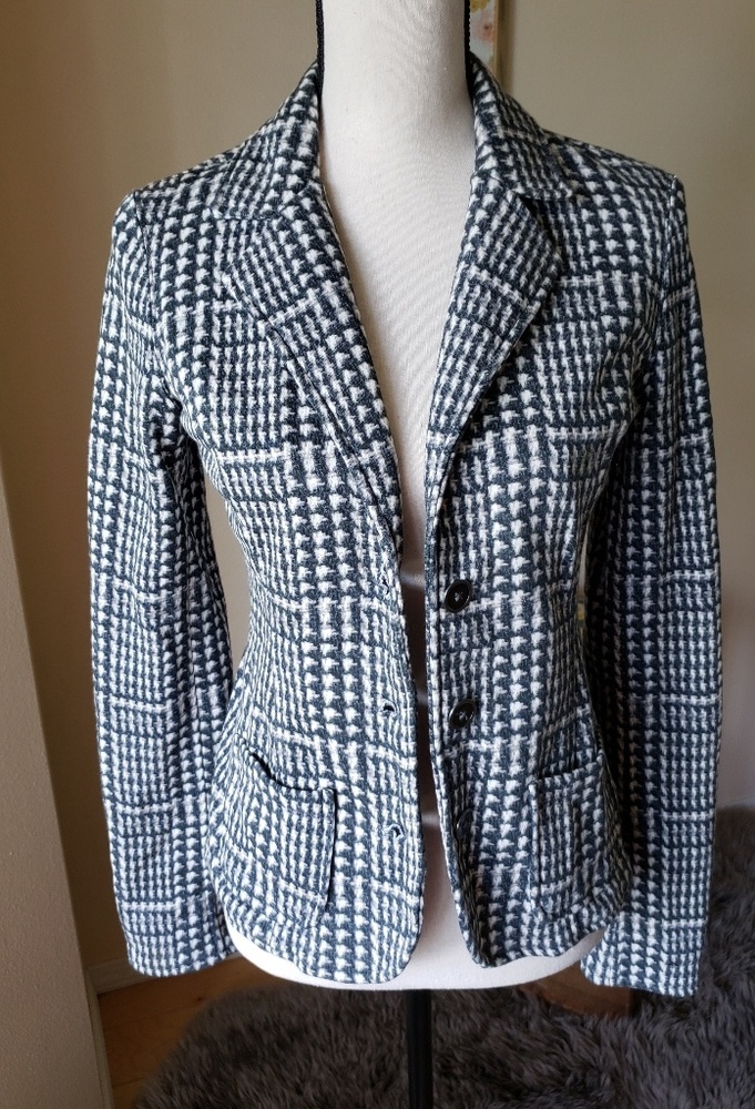 NWOT!! Gorgeous Aeropostale blazer